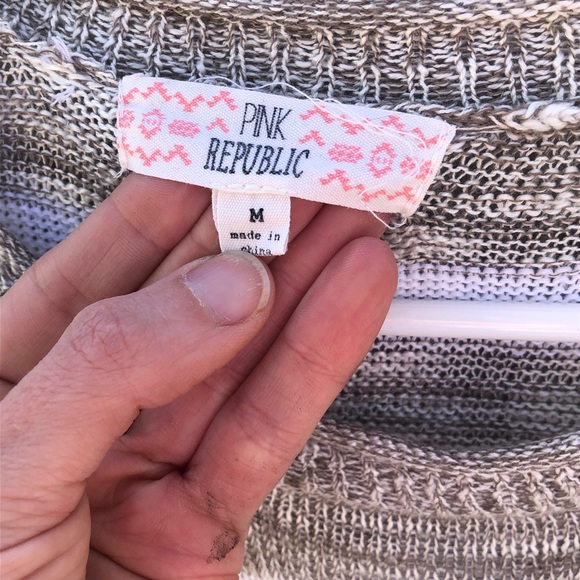 Tan and white Sweater - Picture 2 of 4